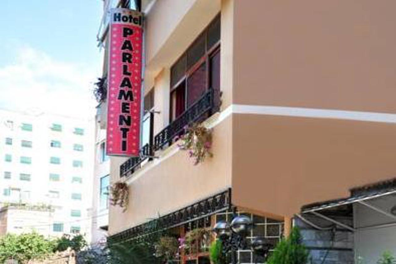 Hotel Parlamenti Tirana Exterior foto