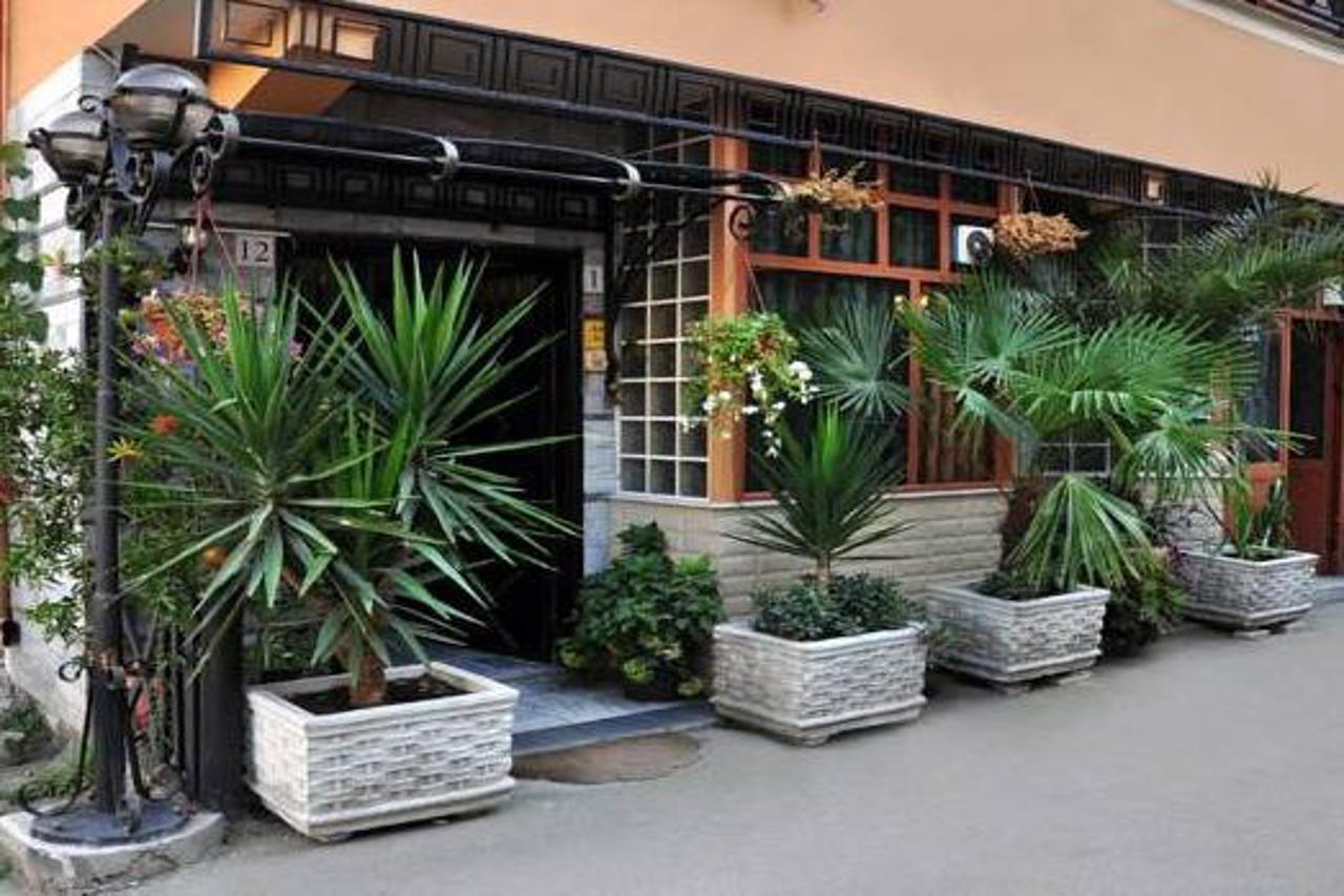 Hotel Parlamenti Tirana Exterior foto