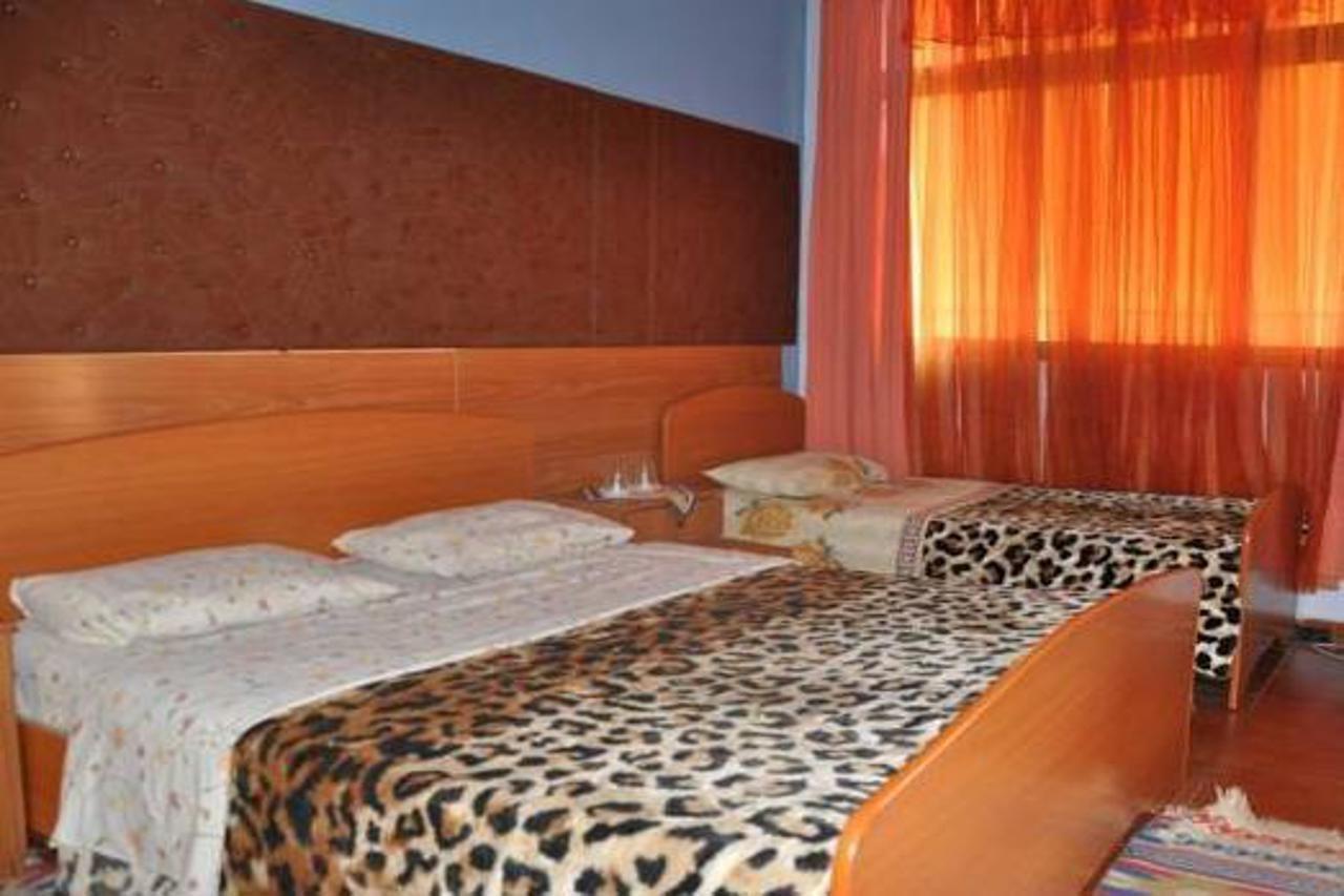 Hotel Parlamenti Tirana Exterior foto