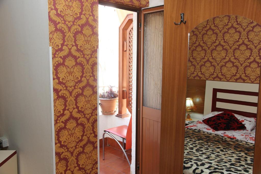 Hotel Parlamenti Tirana Habitación foto